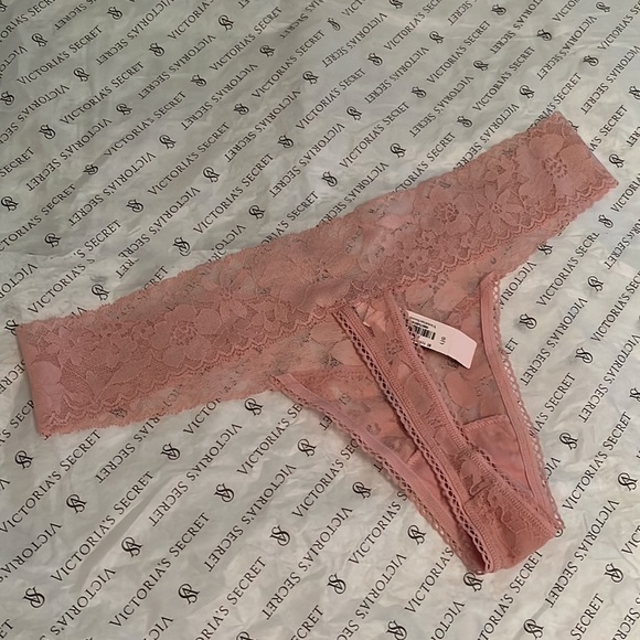 NWT Victoria’s Secret The Lacie Thong Panty Blush Pink Large - Picture 3 of 4